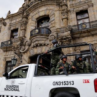 López Obrador busca que soldados y marinos se queden en las calles