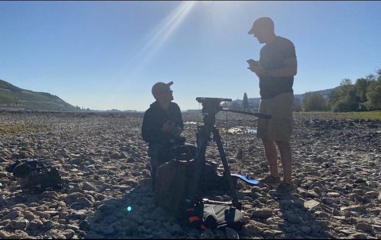 Un equipo de la BBC en la ribera seca de Rin, uno de los más importante de Europa.