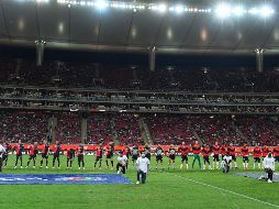 En esta edición del Chivas vs Atlas, el Rebaño será local, y el conjunto rojiblanco dio a conocer que pondrá mano dura contra los barristas que busquen ingresar al Estadio Akron. IMAGO7