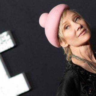 Anne Heche permanece con soporte vital tras accidente de auto, confirman