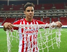 Fue el 12 de agosto de 2015 cuando el delantero mochiteco marcó un doblete ante Monarcas Morelia que lo llevó instaurar una nueva marca del Club Deportivo Guadalajara en Liga MX. IMAGO7