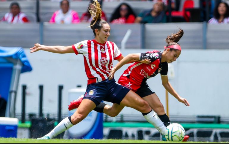 Invicto solo hay uno. Líder general, campeón y dueño del futbol femenil en México. IMAGO7