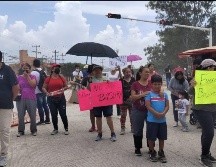 Los malos olores y las inundaciones provocadas por la acumulación de basura en los desagües, son las principales quejas de los vecinos de las colonias mencionadas. ESPECIAL