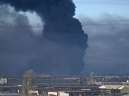 Los proyectiles cayeron “en zonas situadas en las orillas del Dnieper y en la central” sin dejar víctimas ni daños. AFP/A. Messinis