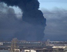 Los proyectiles cayeron “en zonas situadas en las orillas del Dnieper y en la central” sin dejar víctimas ni daños. AFP/A. Messinis