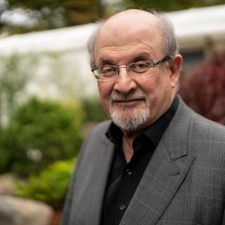 Salman Rushdie: Hijo del escritor informa sobre estado de salud después del ataque en Nueva York