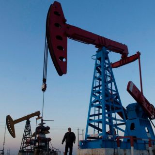 Petrolera Saudi Aramco rompe récord de ganancias