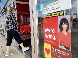 Los empleados buscan que sus empresas mejoren sus salarios o cambiarán de trabajo por uno mejor pagado. AFP