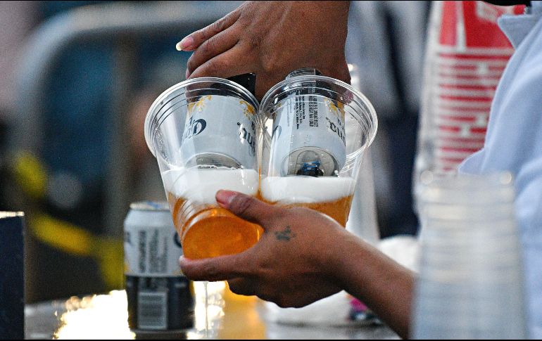 Sí habrá venta de cerveza en diferentes puntos y la organización ya tendría un costo aproximado en pesos mexicanos. IMAGO7