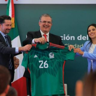 Marcelo Ebrard espera que mexicanos no reciban latigazos por portarse mal en el Mundial