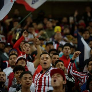 A Chivas no lo abandonan