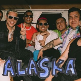 Camilo y Grupo Firme estrenan “Alaska”
