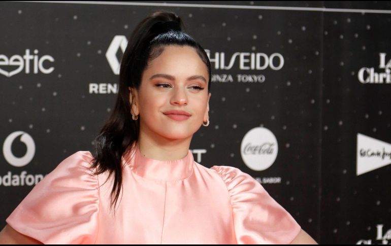 Rosalía ha causado furor entre sus fanáticos al ofrecer su primer concierto del 