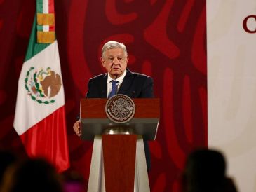 El pasado 25 de abril, López Obrador señaló en su conferencia mañanera que la candidata Carolina Viggiano quería quitar la pensión de adultos mayores. SUN/V. Rosas