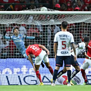 Rayados rescata empate ante Toluca en duelo de líderes