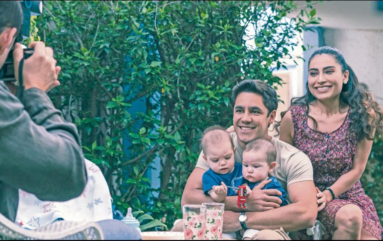 El actor debutante agradece haber trabajado junto a su padre en la producción de “Donde hubo fuego”. CORTESÍA/ Netflix