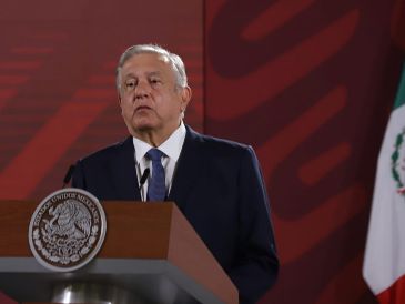 López Obrador se comprometió a seguir atendiendo a las familias hasta que se logre el rescate de los mineros. SUN/F. Rojas