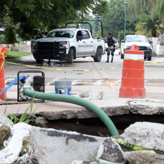 Aplican operativo contra invasor de canal federal por detonar inundaciones