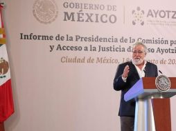 El subsecretario de Derechos Humanos de la Segob, Alejandro Encinas, señaló que el caso Ayotzinapa fue un crimen de Estado y que no existen indicios de que los normalistas se encuentren con vida. Foto: Informativa Azteca