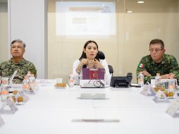 La gobernadora de Colima se reunió con la Mesa de Coordinación Estatal para la Construcción de Paz y Seguridad tras el reporte de los hechos violentos en el estado. TWITTER / @indira_vizcaino