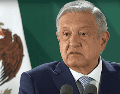 "¡Es un honor estar con Obrador!" y "Mejor seguridad para Tijuana", fueron algunas de arengas que escuchó López Obrador a su salida de las instalaciones militares. YOUTUBE / Gobierno de México