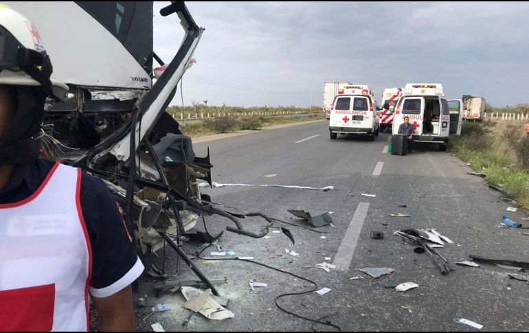 Tras el accidente, el chofer del tráiler huyó con todo y el vehículo pesado. NTX/ARCHIVO