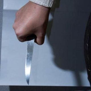 ¡No me arrepiento! Mujer corta genitales de su pareja al encontrarlo abusando de su hija