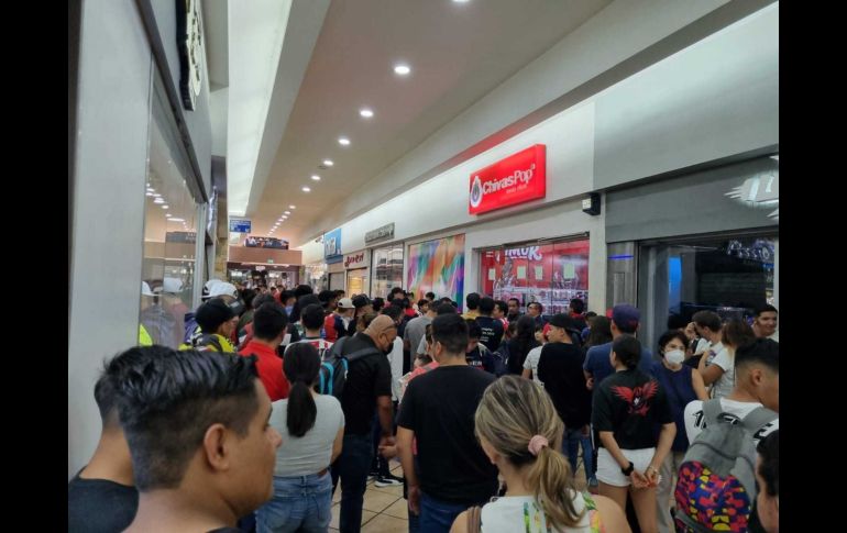 Chivahermanos querían los boletos prometidos por los jugadores tras empatar el Clásico Tapatío la semana pasada y al ver la goleada de ayer sobre Necaxa. EL INFORMADOR / J. Velazco