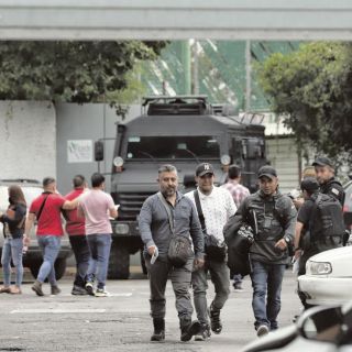 Remiten a FGR a 2 detenidos por incendio de vehículos en Colima
