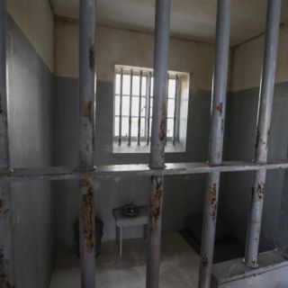 El gobernador propone eliminar la palabra delincuente de la ley