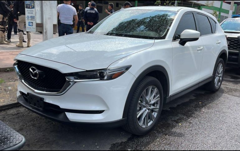 El vehículo robado al magistrado Armando García Estrada es una camioneta Mazda CX5 color blanco modelo 2021.