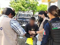 Buscaba empleo en Guadalajara y terminó como indigente; madre lo identifica por videollamada