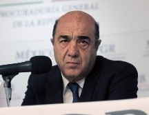 El juez de Control impuso la medida cautelar debido a que Murillo Karam cuenta con los medios económicos y con una red de amistades que le permitirían sustraerse de la justicia. AP/Archivo