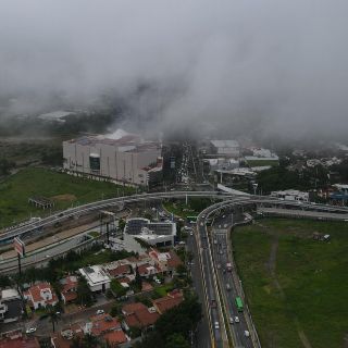 La ZMG amanece cubierta de neblina