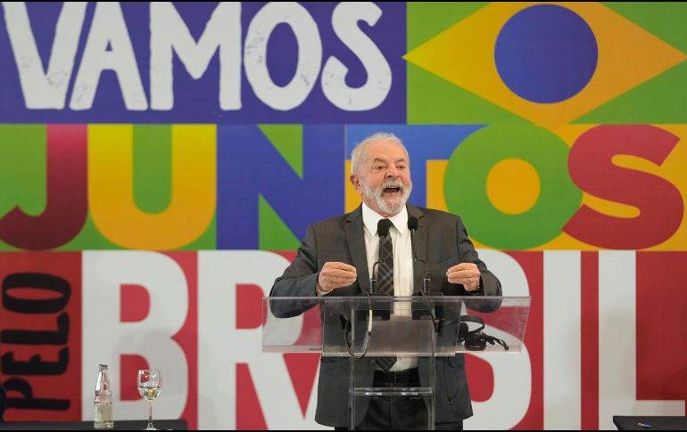 Luiz Inácio Lula da Silva sostuvo su primer encuentro con la prensa internacional desde que lanzó su candidatura. AP/A. Penner