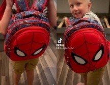 Cassie Walton, madre de Weston, un pequeño niño de 5 años, compartió a través de TikTok un video en el que enseña a su hijo lo que debe de hacer en caso de presentarse un tiroteo dentro de su escuela en Oklahoma, Estados Unidos.  ESPECIAL