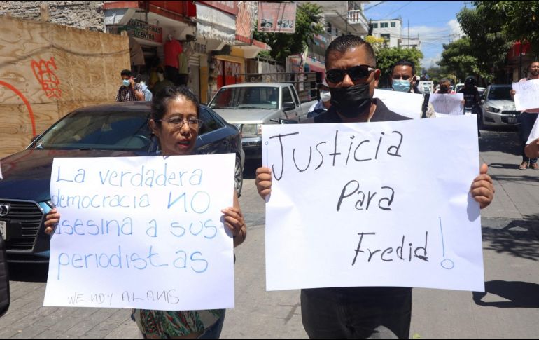La convocatoria se ha difundido en redes sociales con los hashtag #NoSeMataLaVerdad y #NiSilencioNiOlvido. AFP/J. Guerrero