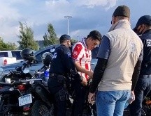 Los revendedores se hicieron presentes a las afueras del inmueble rojiblanco. EL INFORMADOR/D. REOS