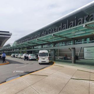 El GAP confirma afectaciones en ocho vuelos por aterrizaje forzoso