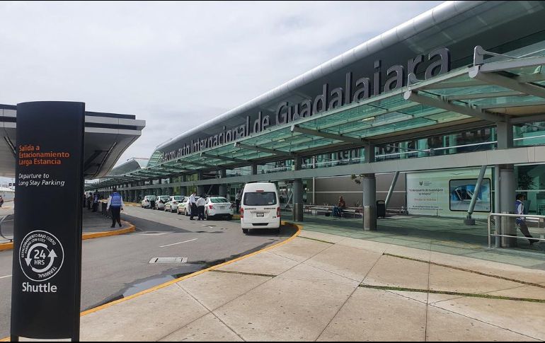El vuelo Guadalajara-Los Ángeles registró un incendio en una de las turbinas cuando ya iba en vuelo, por lo que tuvo que regresar de emergencia al Aeropuerto tapatío. EL INFORMADOR / ARCHIVO