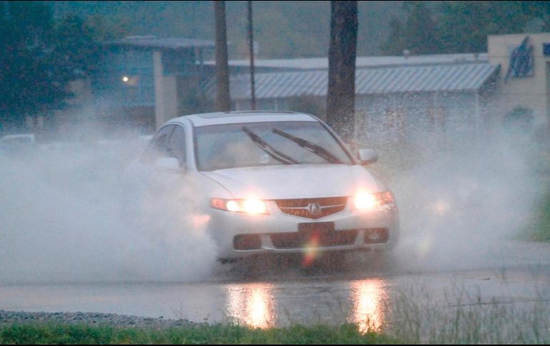 Autoridades estatales han reportado numerosos accidentes vehiculares, muchos de ellos a causa de derrapes. AP/D. Christian