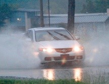Autoridades estatales han reportado numerosos accidentes vehiculares, muchos de ellos a causa de derrapes. AP/D. Christian