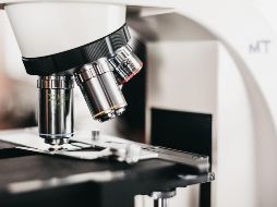 El paciente tuvo relaciones sexuales sin protección con hombres durante su estancia en España. ESPECIAL/Foto de Misael Moreno en Unsplash