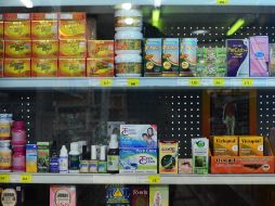 La Cofepris sugirió no consumir, obsequiar ni comprar productos engaño tales como tés, gotas y cápsulas. EL INFORMADOR/ARCHIVO