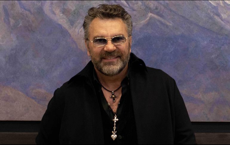 Mijares siempre le ha puesto un toque modeno a sus atuendos, desde accesorios en el cuello, sombreros, pulseras o gafas. SUN / ARCHIVO