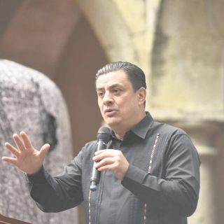 Diputado alista reformas para viviendas dignas