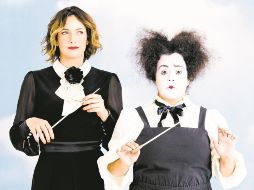 Alondra de la Parra y la artista escénica Gabriela Muñoz alistan su presentación en la sala Plácido Domingo. CORTESÍA