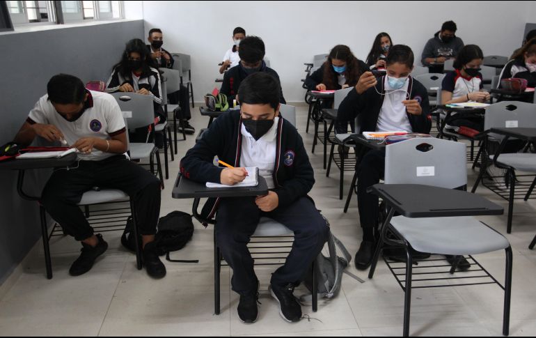 López Obrador anunció que el próximo lunes la secretaria de Educación, Delfina Gómez, estará en Palacio Nacional para explicar el asunto del nuevo plan de estudios para estudiantes de primaria y secundaria. EL INFORMADOR / ARCHIVO