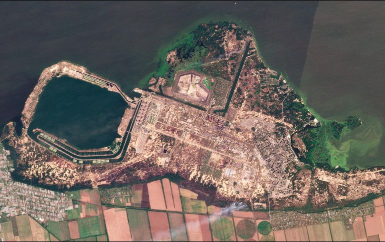 La plante nuclear de Zaporiyia ha sido objeto de preocupación internacional desde que cayó en manos de las fuerzas rusas a inicios de marzo. AP/Planet Labs PBC
