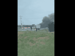 El lugar es asegurado por elementos de la Guardia Nacional y del Ejército Mexicano, mientras arribaban las demás corporaciones de seguridad. TWITTER / @Virus_Curry